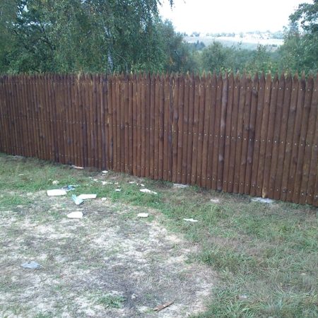 palisada drewniana na ogrodzenie